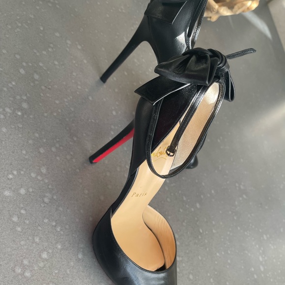 Authentic pristine Louboutins! 👠 - Picture 2 of 8